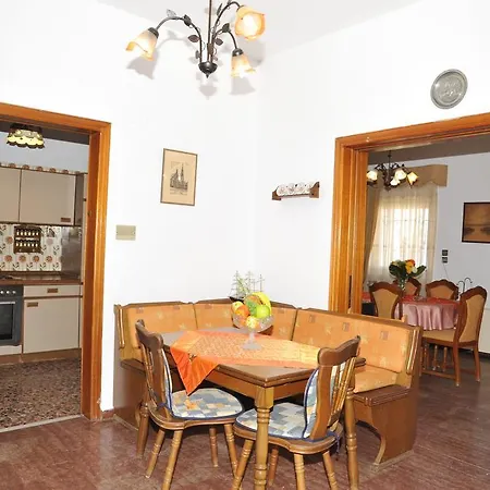 Froso On The * העיירה רתימנו